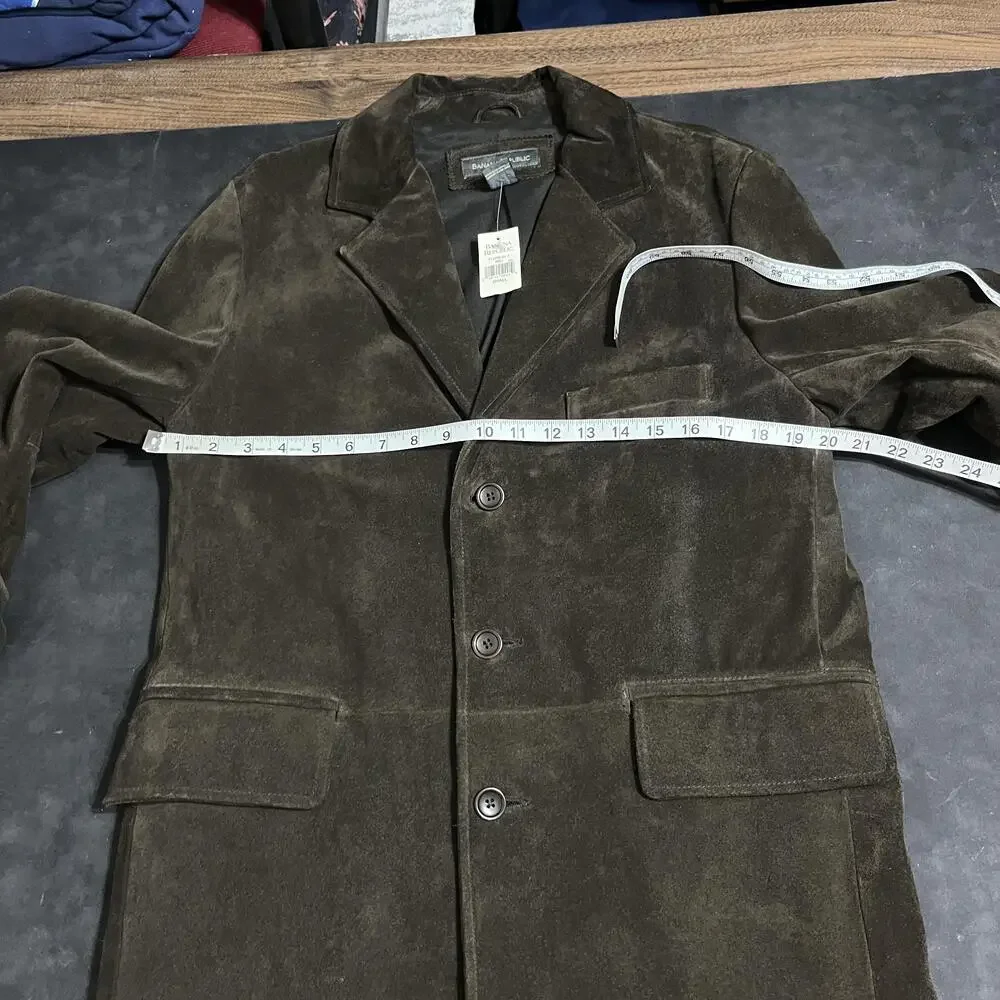 Banana Republic brand banana